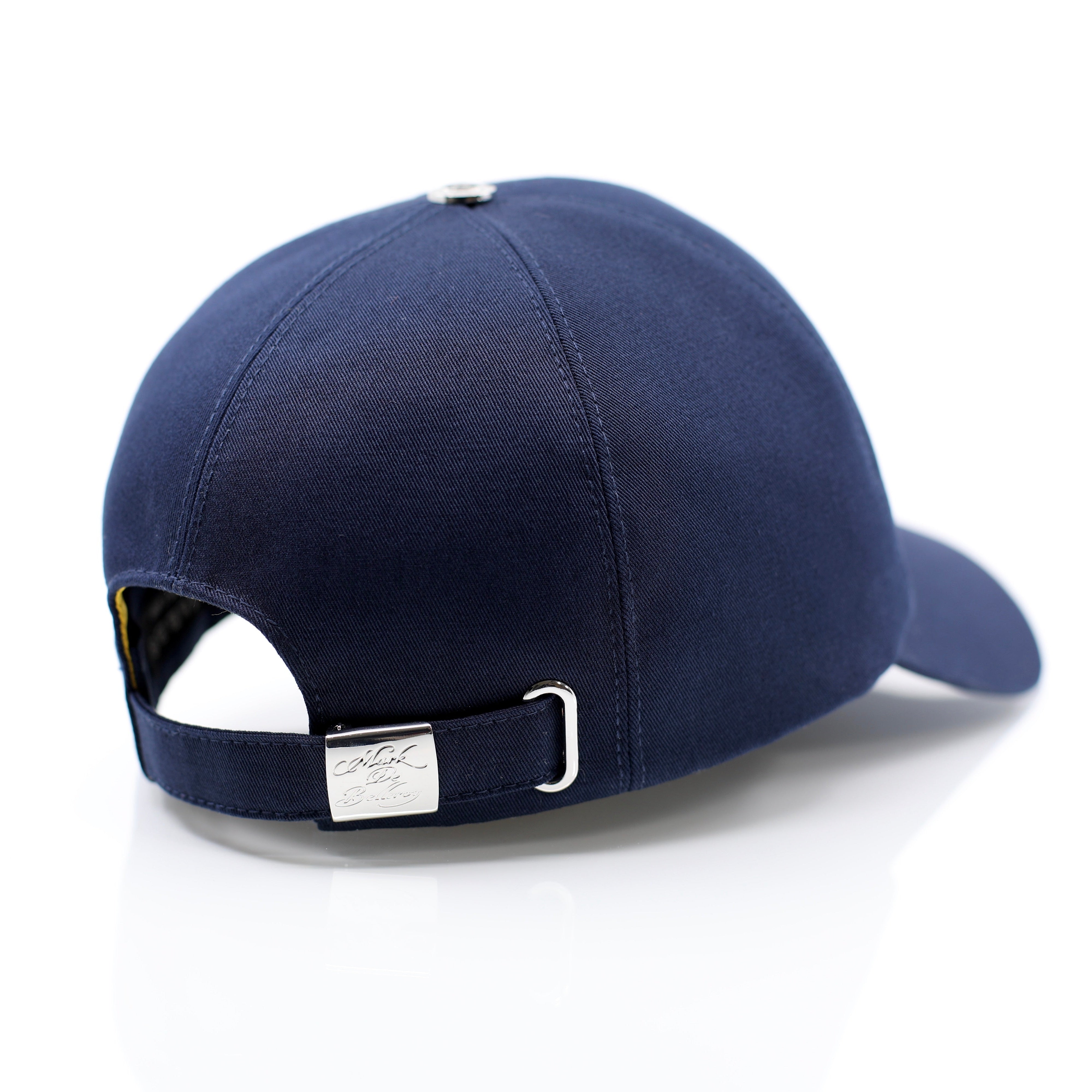 Casquette de luxe Mark De Belleroy - Luxury cap - French cap - baseball luxury cap - Baseball Cap -Mark De Belleroy - Casquette baseball - casquette de luxe - casquette blanche - casquette premium - casquette haut de gamme - casquette fabriquée en France - Casquette made in France - Casquette prestige - casquette de collection - casquette fashion - casquette brodée - casquette maison française - casquette maison de luxe - casquette homme - casquette femme - casquette no gender