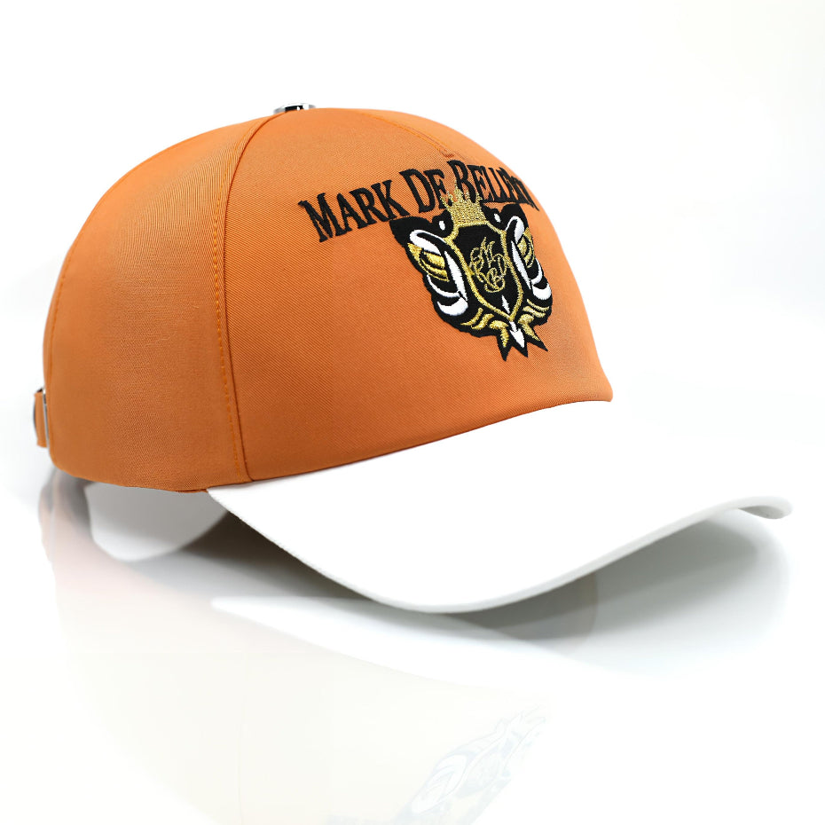 Casquette haut de gamme Mar De Belleroy. Tissu pêche et visière blanche