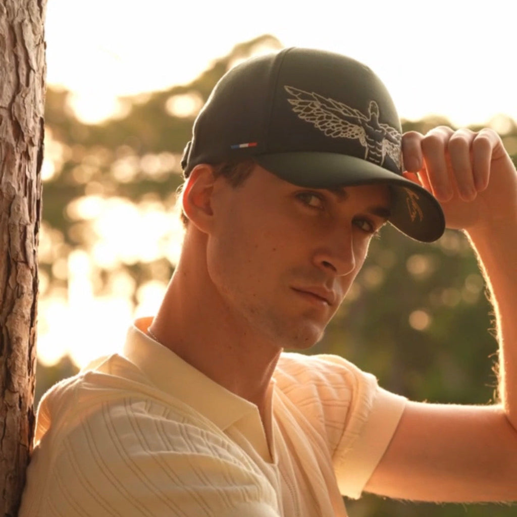 Casquette de luxe Mark De Belleroy - Luxury cap - French cap - baseball luxury cap - Baseball Cap -Mark De Belleroy - Casquette baseball - casquette de luxe - casquette violette - casquette premium - casquette haut de gamme - casquette fabriquée en France - Casquette made in France - Casquette prestige - casquette de collection - casquette fashion - casquette brodée - casquette maison française - casquette maison de luxe - casquette homme - casquette femme - casquette no gender