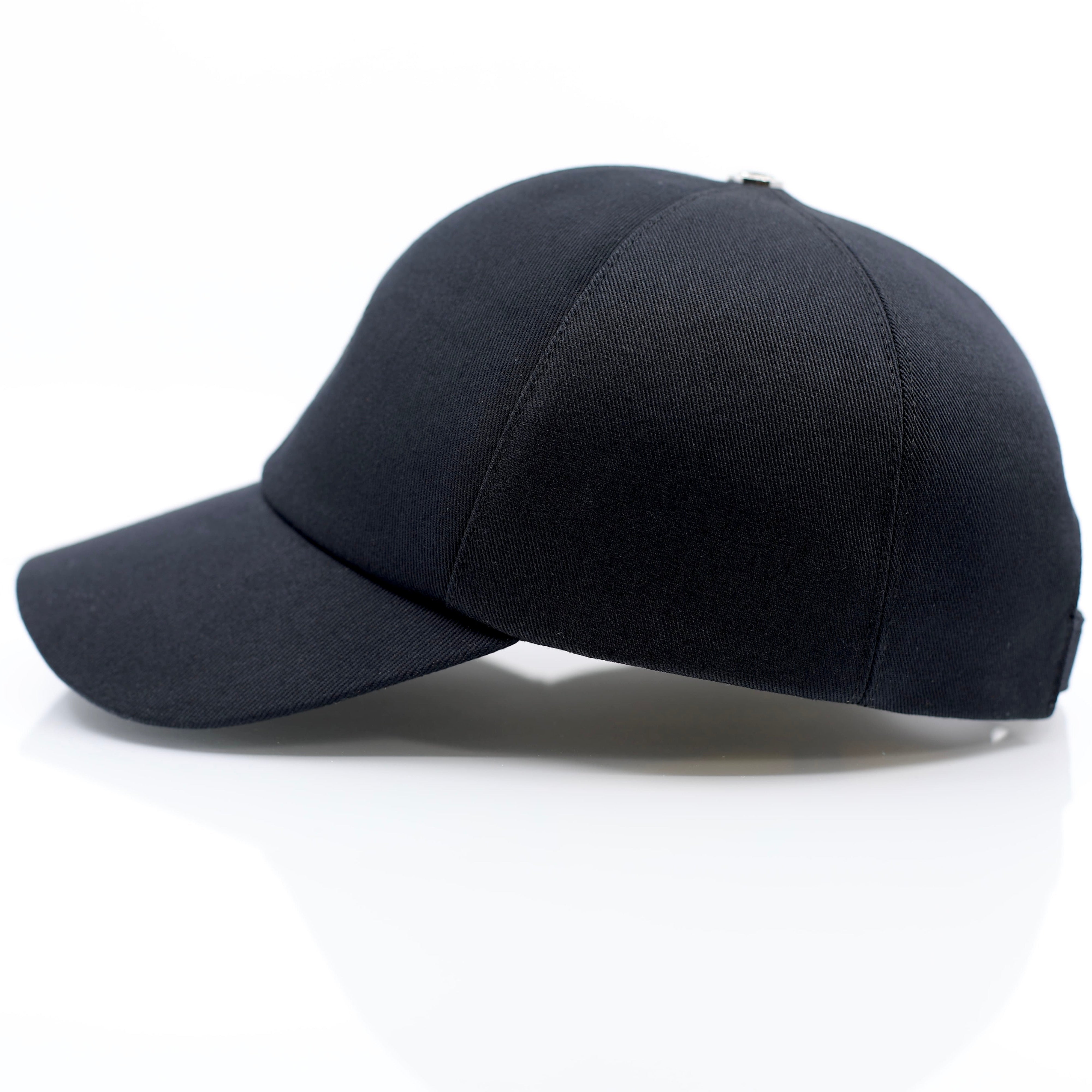 Casquette de luxe Mark De Belleroy - Luxury cap - French cap - baseball luxury cap - Baseball Cap -Mark De Belleroy - Casquette baseball - casquette de luxe - casquette blanche - casquette premium - casquette haut de gamme - casquette fabriquée en France - Casquette made in France - Casquette prestige - casquette de collection - casquette fashion - casquette brodée - casquette maison française - casquette maison de luxe - casquette homme - casquette femme - casquette no gender