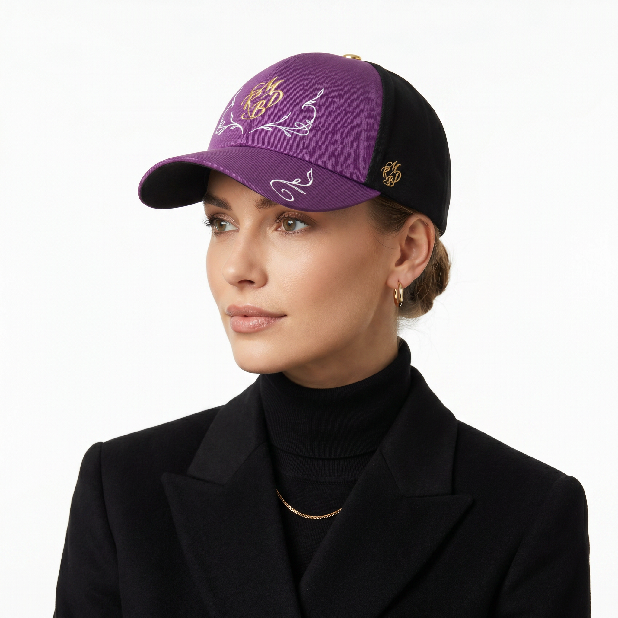 Casquette baseball 6 pans brodée violette et noire Mark De Belleroy - Casquette baseball - casquette de luxe - casquette violet noir - casquette - casquette premium - casquette haut de gamme - casquette fabriquée en France - Casquette made in France - Casquette prestige - casquette de collection - casquette fashion - casquette brodée - casquette - casquette maison française - casquette maison de luxe - casquette homme - casquette femme - casquette no gender
