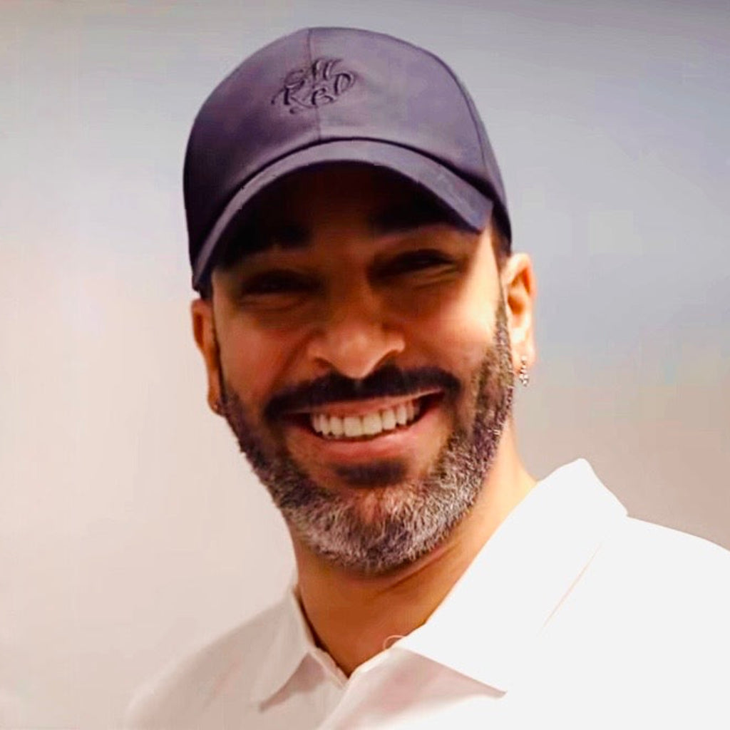 Le champion du Monde de Football Adil Rami porte Mark De Belleroy