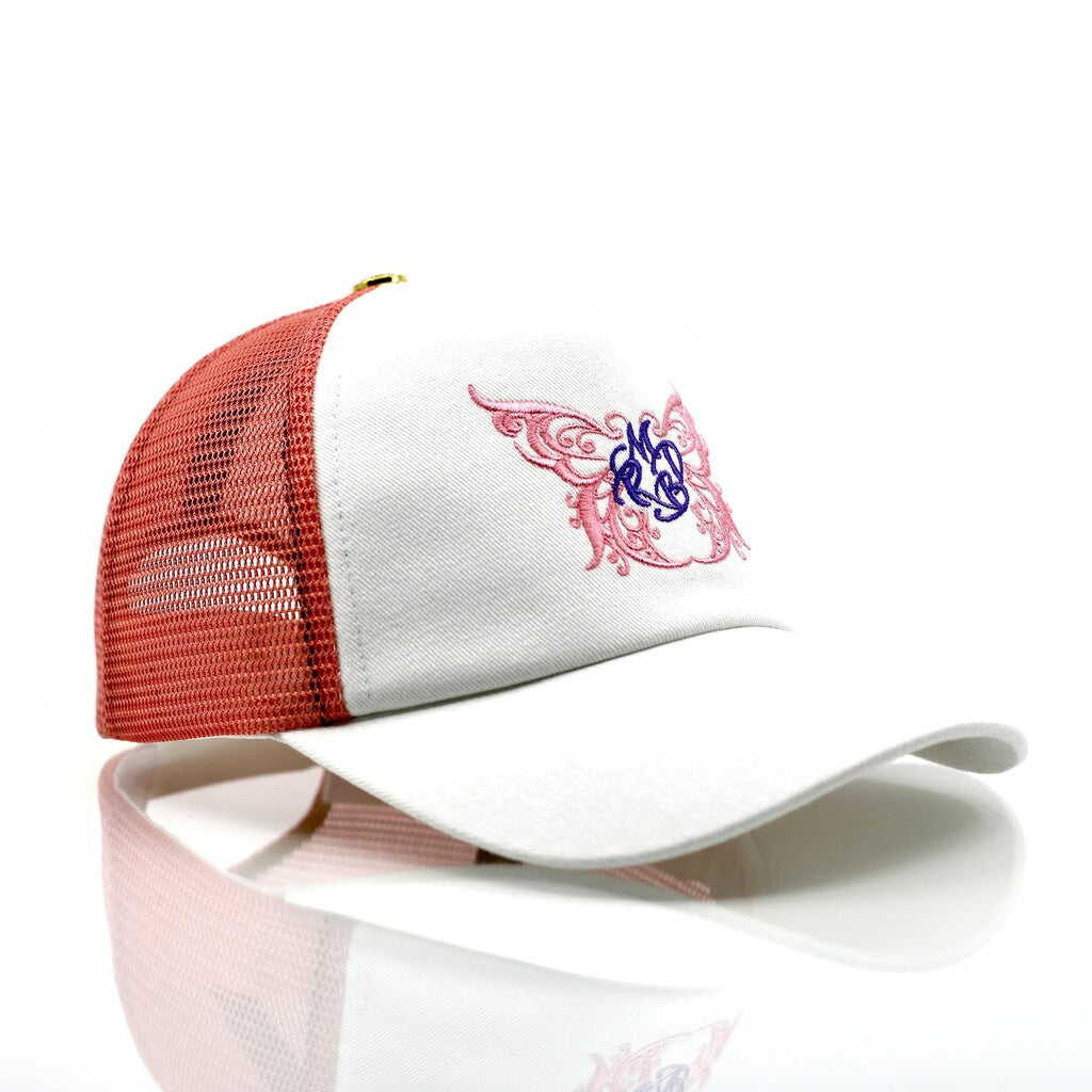 Casquette de luxe Mark De Belleroy - Luxury cap - French cap - Trucker luxury cap - trucker Cap -Mark De Belleroy - Casquette trucker - casquette de luxe - casquette rose - casquette premium - casquette haut de gamme - casquette fabriquée en France - Casquette made in France - Casquette prestige - casquette de collection - casquette fashion - casquette brodée - casquette maison française - casquette maison de luxe - casquette homme - casquette femme - casquette no gender - casquette papillon 