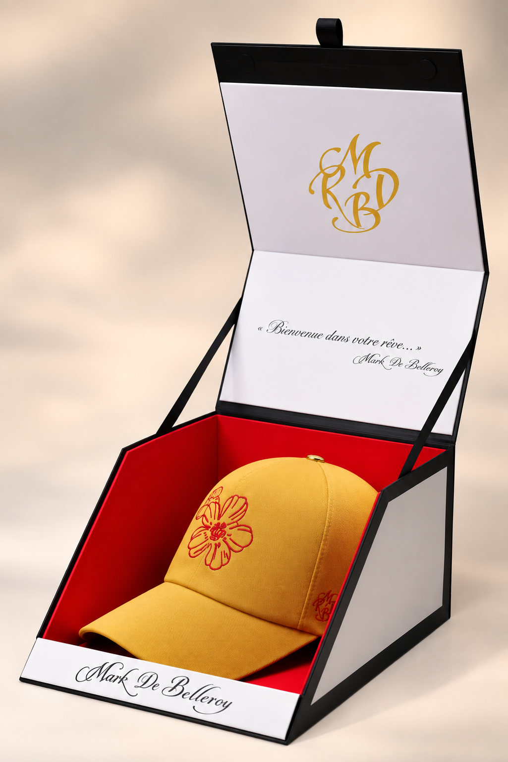 casquette de luxe curry hibiscus Mark De Belleroy écrin signature made in France