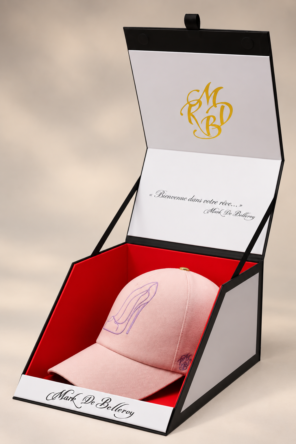 casquette de luxe rose poudré Mark De Belleroy écrin signature made in France