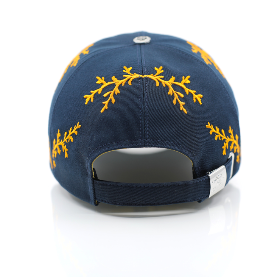 vue arrière casquette de luxe bleu marine L'Éclat Sauvage intérieur satin fabrication artisanale française Mark De Belleroy