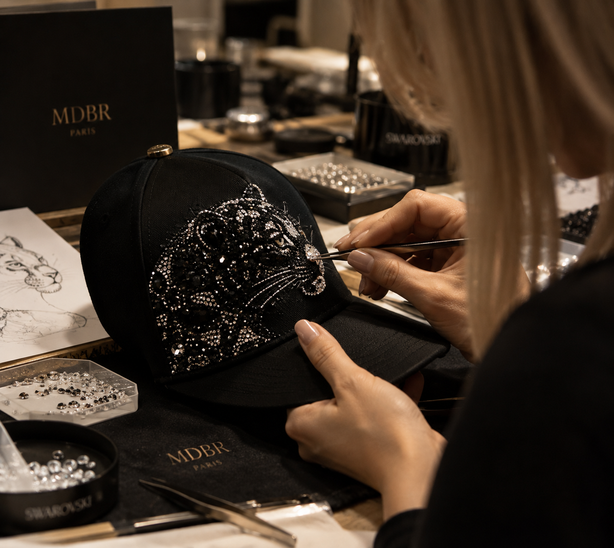 Creación artesanal de una gorra Mark De Belleroy