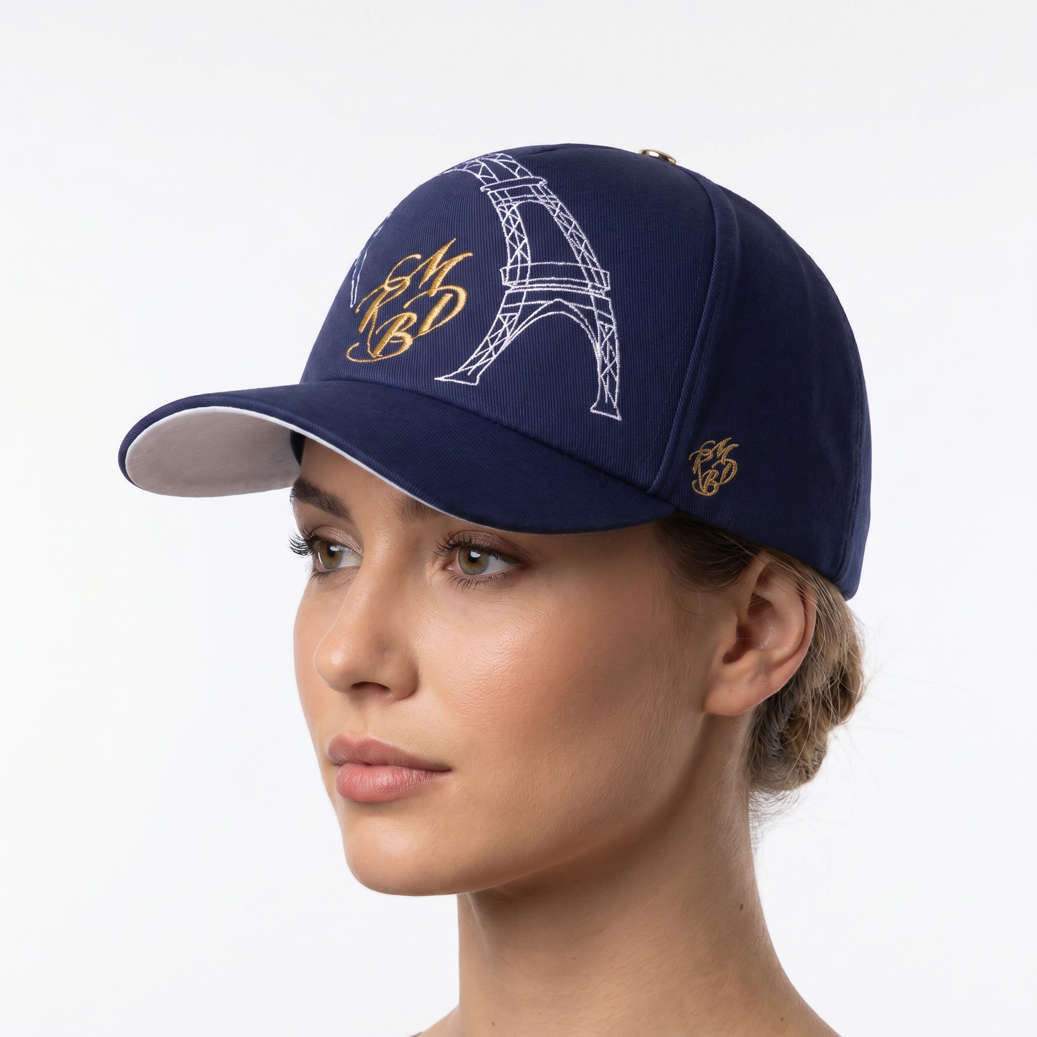 Mark De Belleroy - Casquette baseball - casquette de luxe - casquette tour eiffel - casquette bleu marine - casquette premium - casquette haut de gamme - casquette fabriquée en France - Casquette made in France - Casquette prestige - casquette de collection - casquette fashion - casquette brodée - casquette - casquette maison française - casquette maison de luxe - casquette homme - casquette femme - casquette no gender