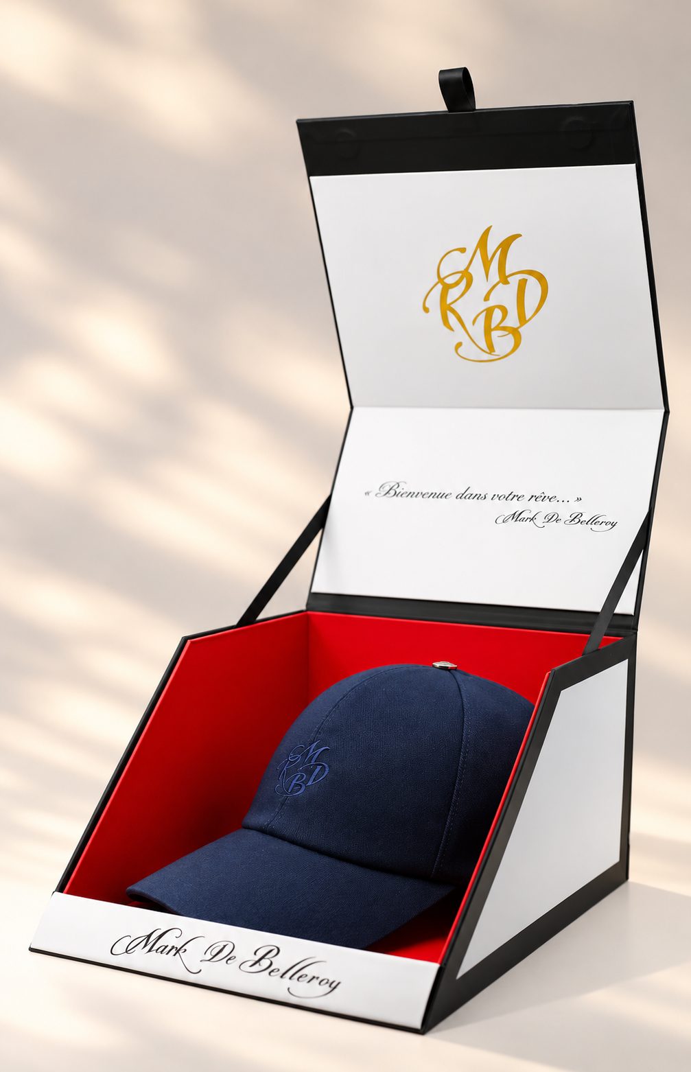 casquette de golf de luxe bleu marine Mark De Belleroy écrin signature made in France