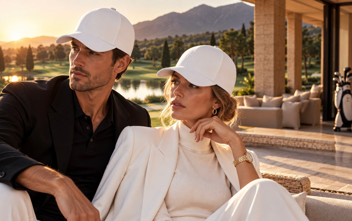 couple élégant portant une casquette de luxe et haut de gamme de la maison de luxe Mark De Belleroy 