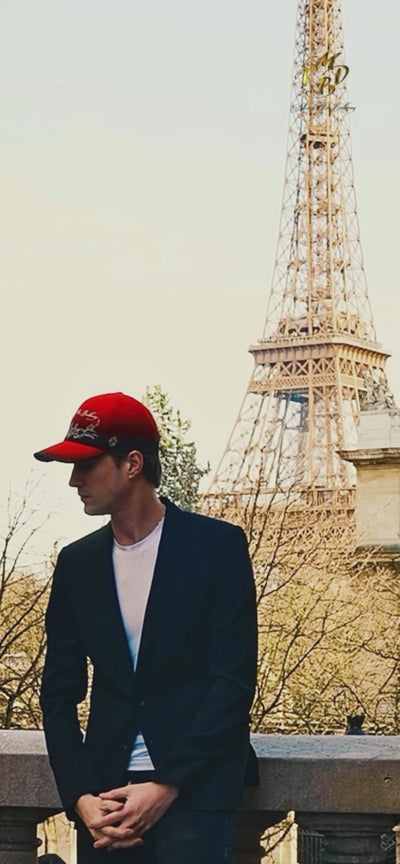 Casquette de luxe Mark De Belleroy - Luxury cap - French cap - baseball luxury cap - Baseball Cap -Mark De Belleroy - Casquette baseball - casquette de luxe - casquette violette - casquette premium - casquette haut de gamme - casquette fabriquée en France - Casquette made in France - Casquette prestige - casquette de collection - casquette fashion - casquette brodée - casquette maison française - casquette maison de luxe - casquette homme - casquette femme - casquette no gender